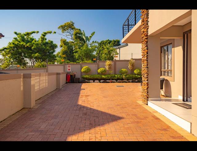 4 BEDROOM DUPLEX FOR SALE IN BEVERLEY HILLS